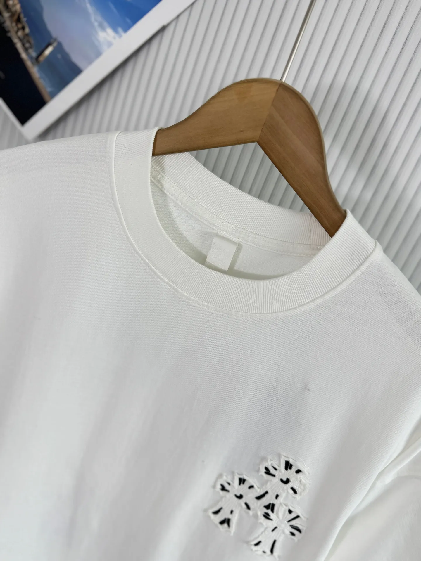 P200 ch high version Chrome Hearts 2025 spring and summer new cross patch washed short-sleeved T-shirt, fabric: 26 double yarns, 320 grams weight, cross patch embroidery, heavy washing Printing process: patch embroidery Color: black white Size: S M L XL Style number: 5132